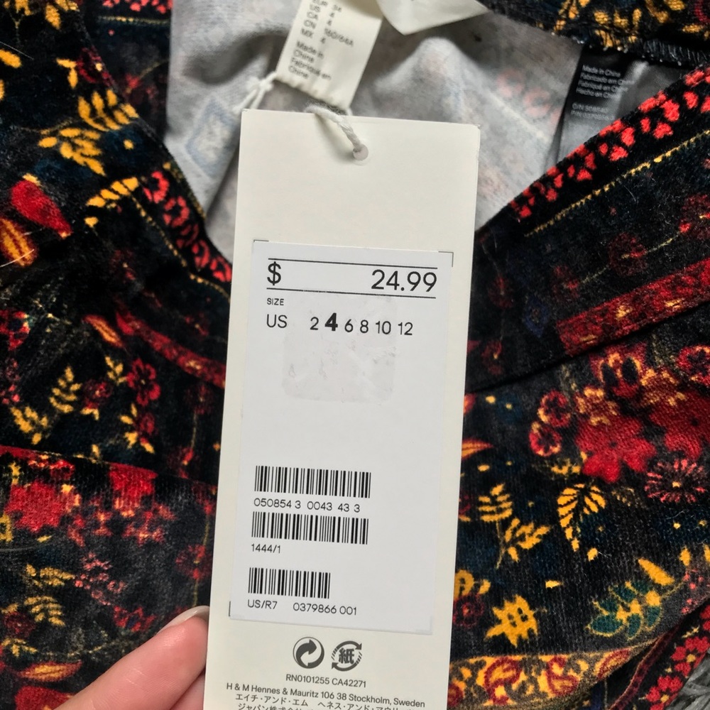🌟H&M COACHELLA PATTERN SKIRT BRAND NEW🌟 🎊HP🎊 - Picture 5 of 5